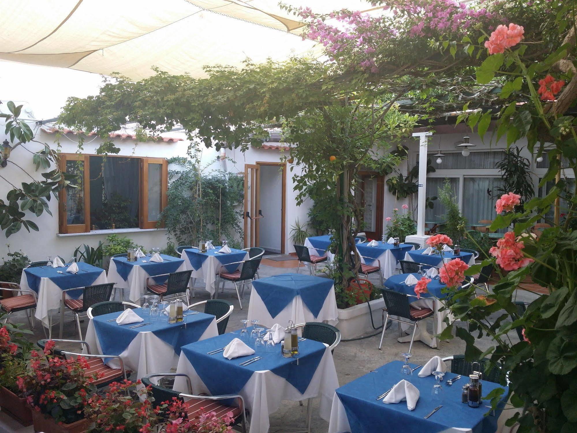 Hotel Villa Sirena Sant'Angelo  Luaran gambar