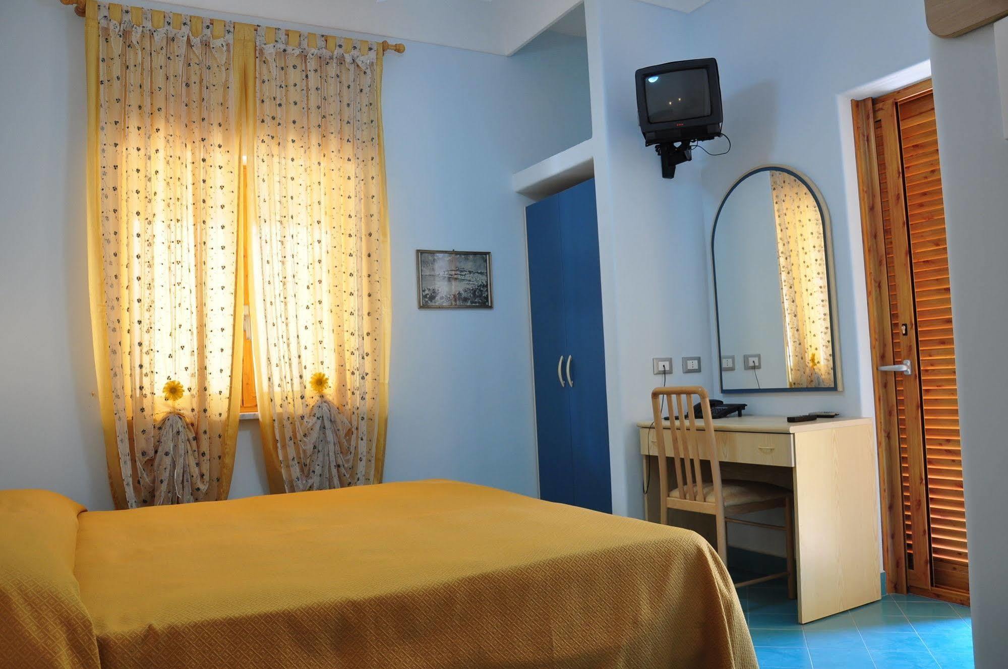 Hotel Villa Sirena Sant'Angelo  Luaran gambar